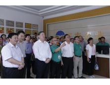 廣西農業(yè)廳各領(lǐng)導到正豐視察工作 (1)